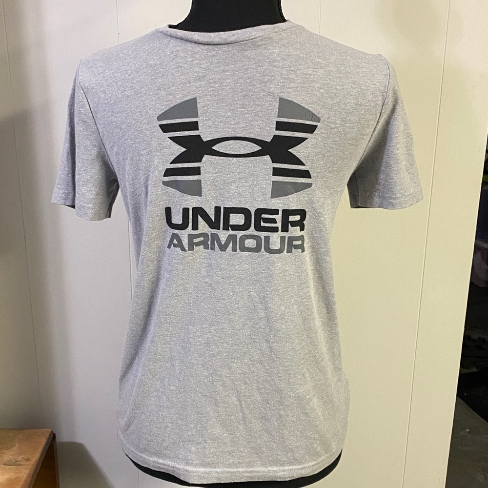 Under Armour Heather Gray Loose. HeatGear. YMD Tee